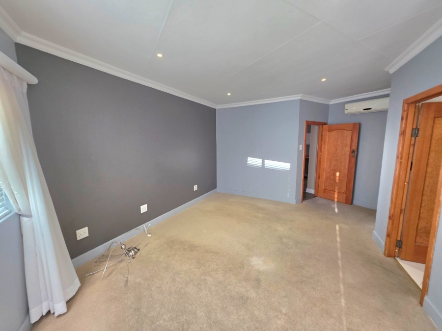 4 Bedroom Property for Sale in Eureka Free State